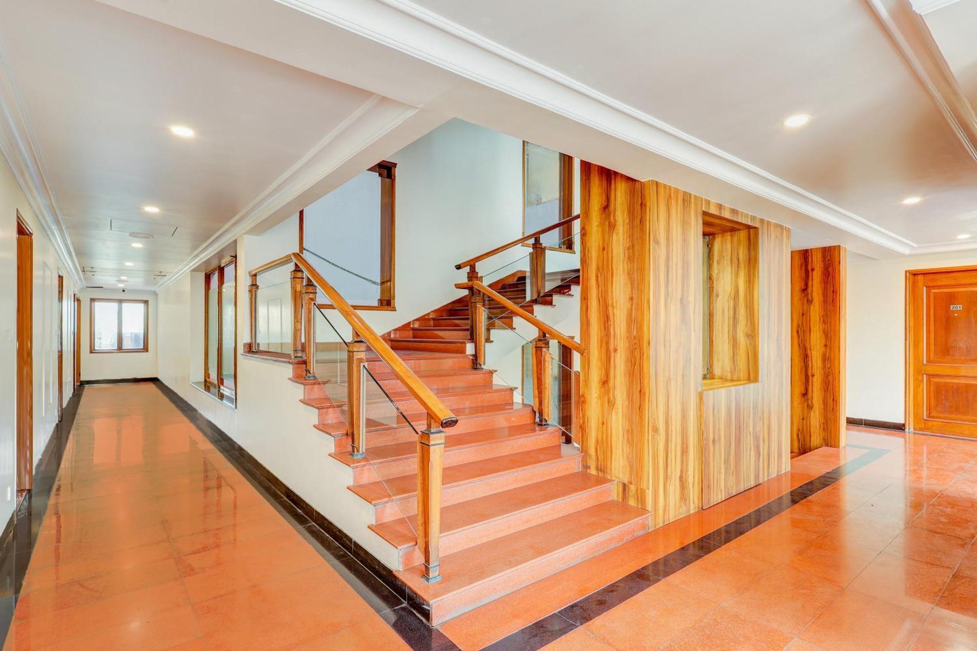 Townhouse Oak Vibe Vacation Hotels Visakhapatnam Exterior photo