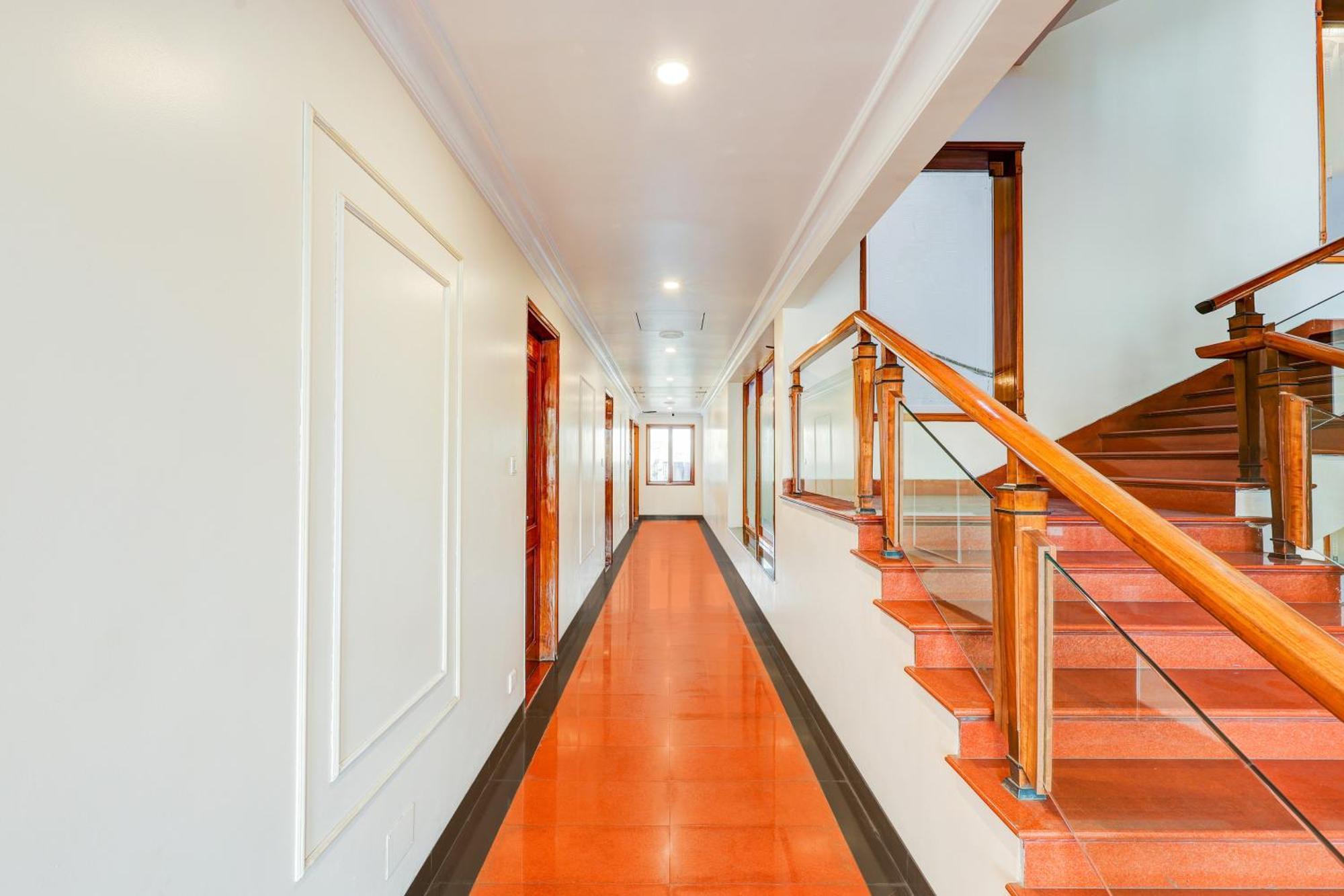 Townhouse Oak Vibe Vacation Hotels Visakhapatnam Exterior photo